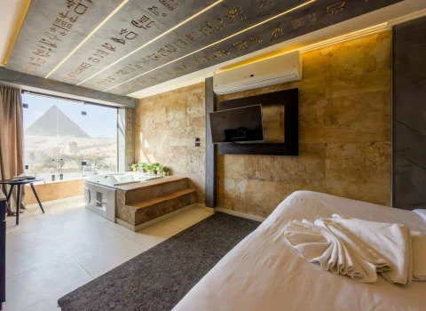 Junior Suite With A Jacuzzi and Pyramids View